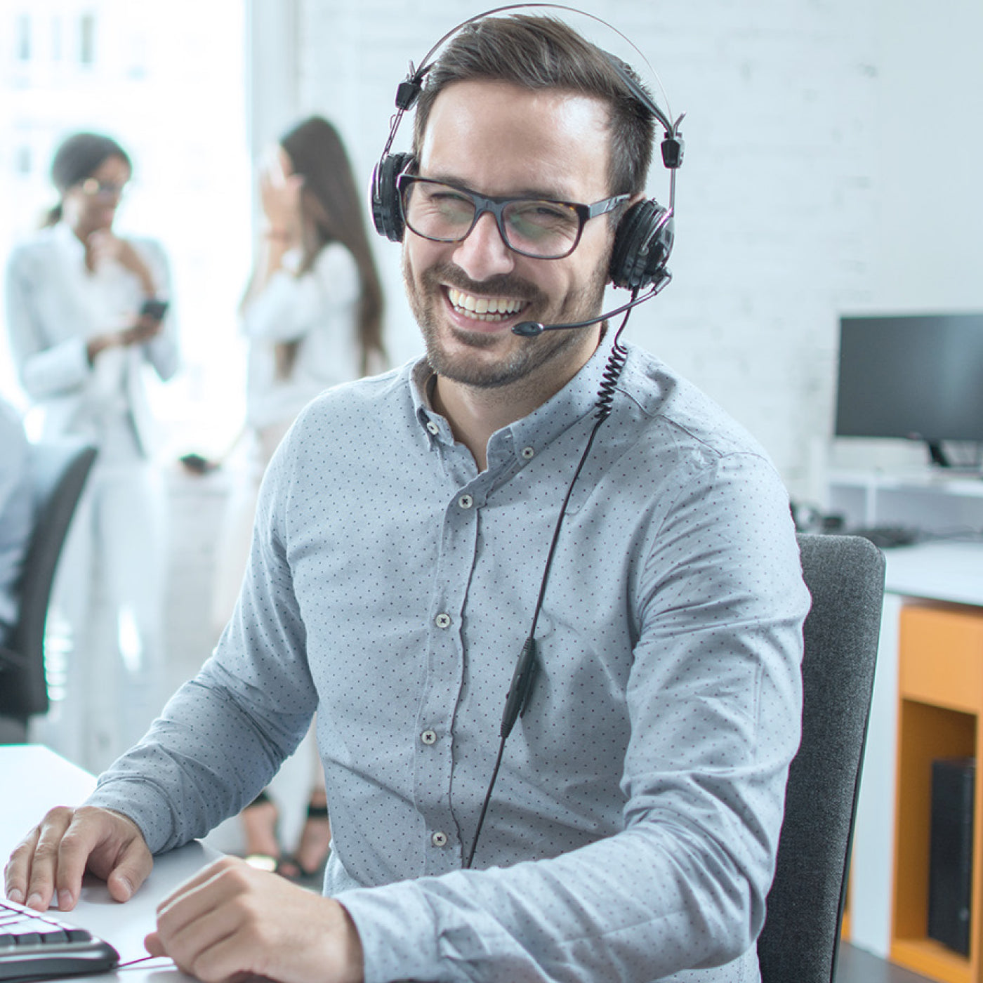 Freundlicher Kundenservice Mitarbeiter