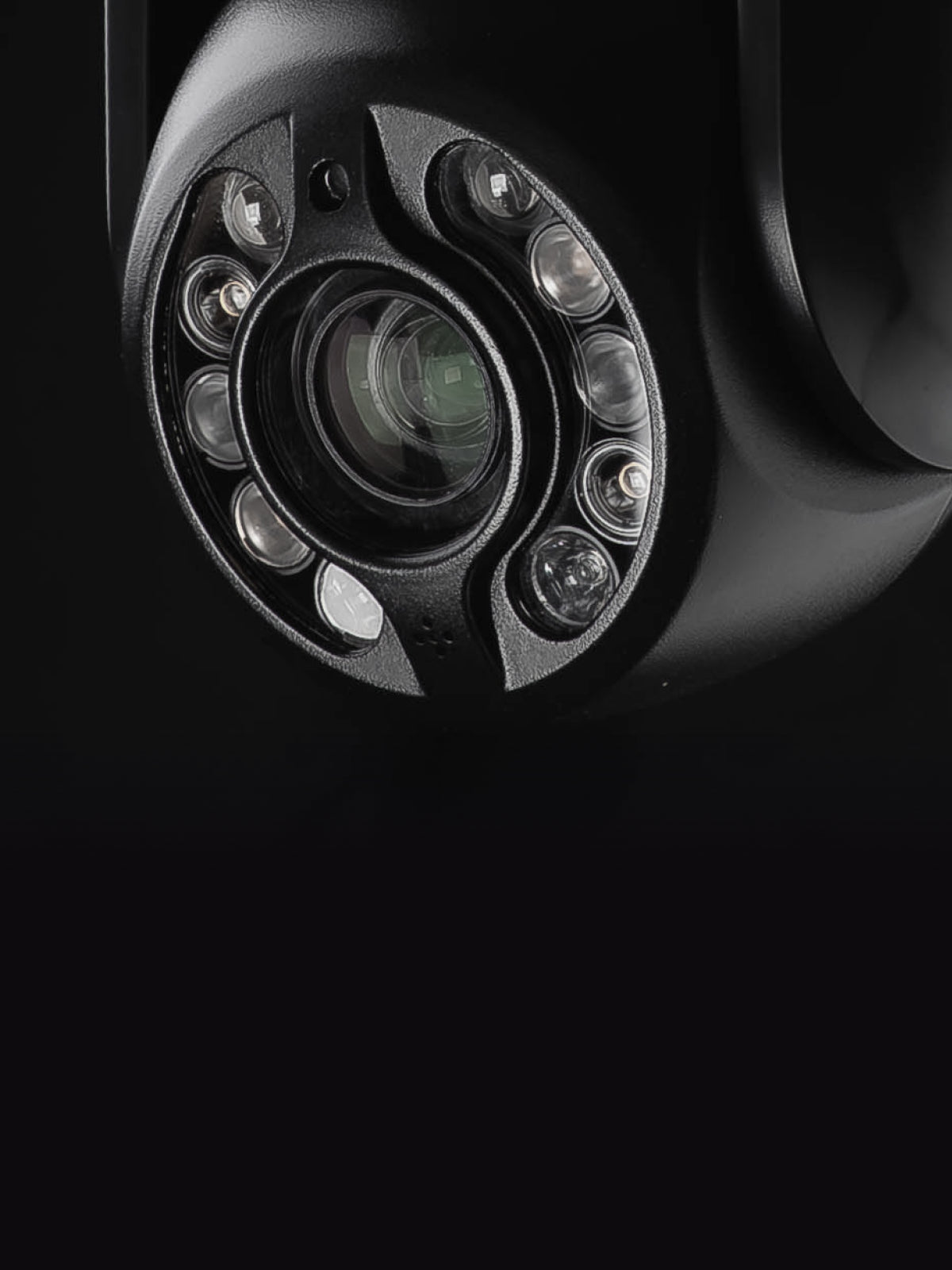 Weber Protect Oculus Pro Überwachungskamera auf neutralem Hintergrund